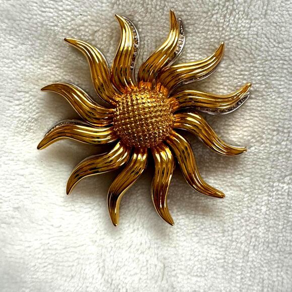 Kenneth Jay Lane KJL Gold and Silver Tone Rhinestone Kinetic Sunflower Brooch - Picture 7 of 11